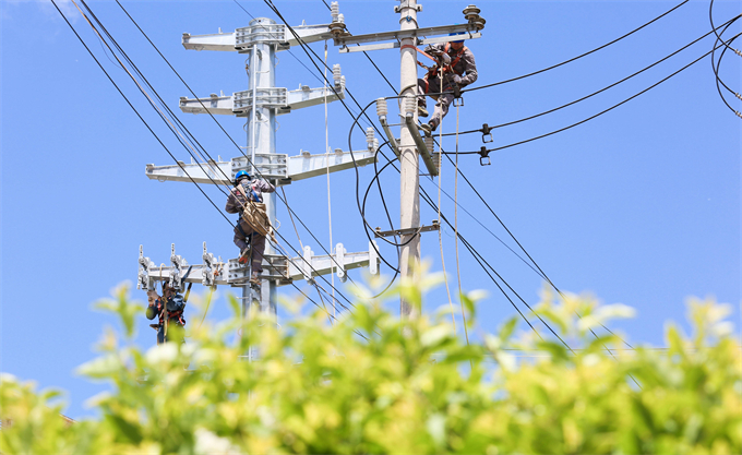 真空断路器开断小电感电流时的截流现象